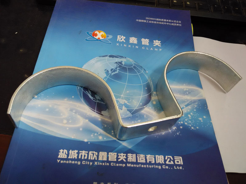 铁皮管夹